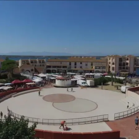 With Wifi, Air Conditioning And Pool Lejlighed Le Barcarès
