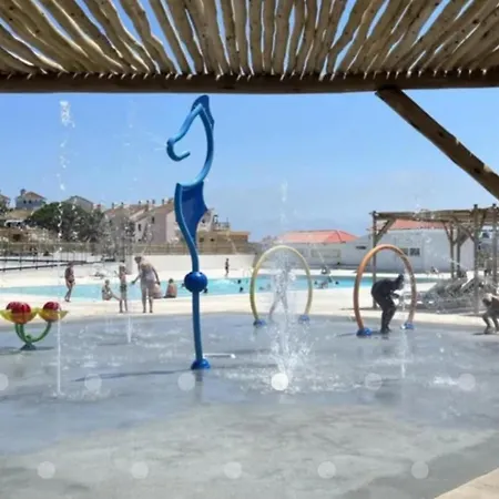 With Wifi, Air Conditioning And Pool Lejlighed