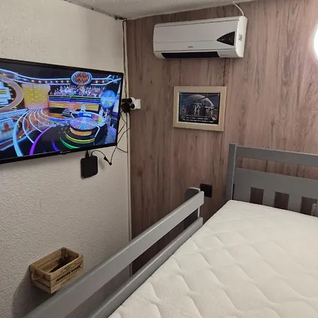 With Wifi, Air Conditioning And Pool * Le Barcarès